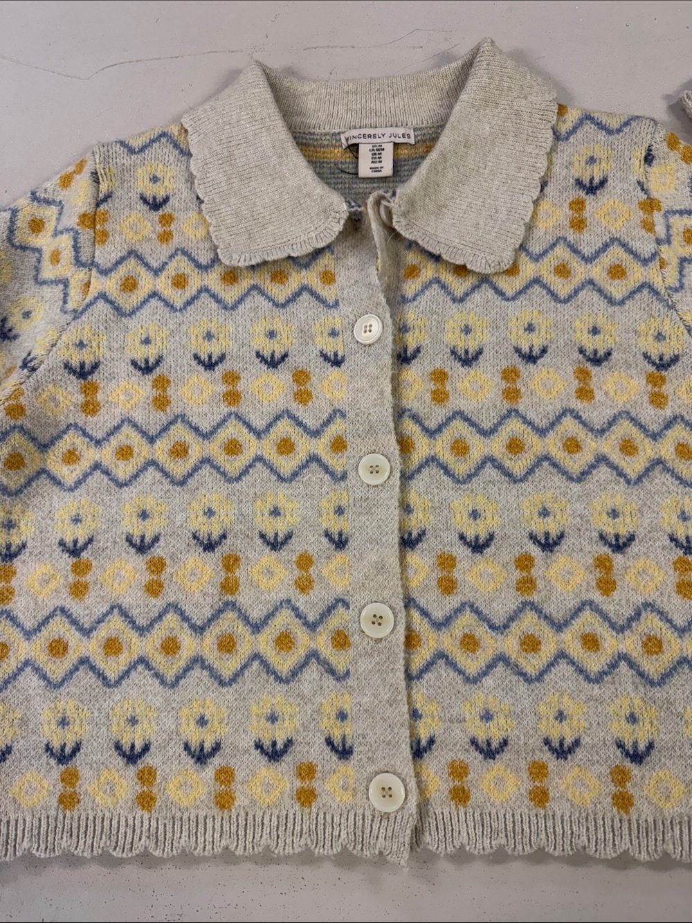 Sincerely Jules Cream, Yellow & Light Blue Patterned Cropped Cardigan Medium
